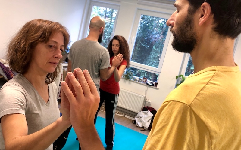Nicolas Poloczek - Cours de Shiatsu, Do-in, Qi Gong, Méditation - Brabant Wallon - Belgique 05 Nicolas Poloczek - Cours de Shiatsu, Do-in, Qi Gong, Méditation - Brabant Wallon - Belgique